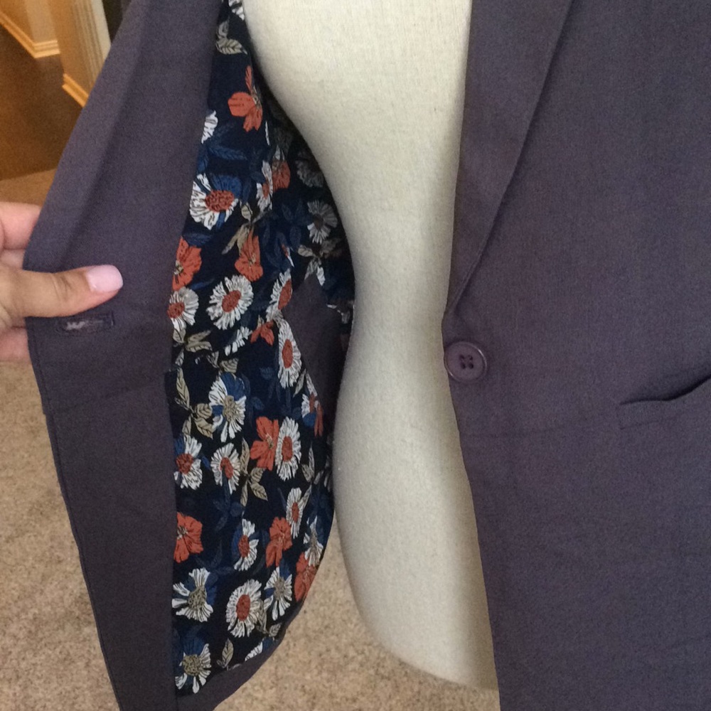 🌺💖Romantic Grey Blazer w/ Floral Lining🌺💖